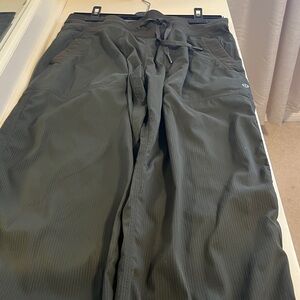 Lululemon Lightweight Olive Green Joggers with Elasticated Waistband, Size 8